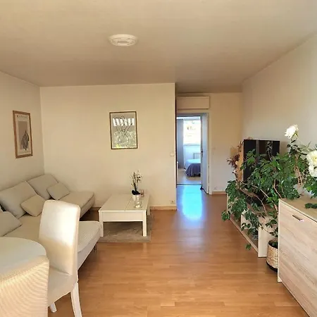 Logement Entier 2 Piscine, Terrasse Parking אנטיב